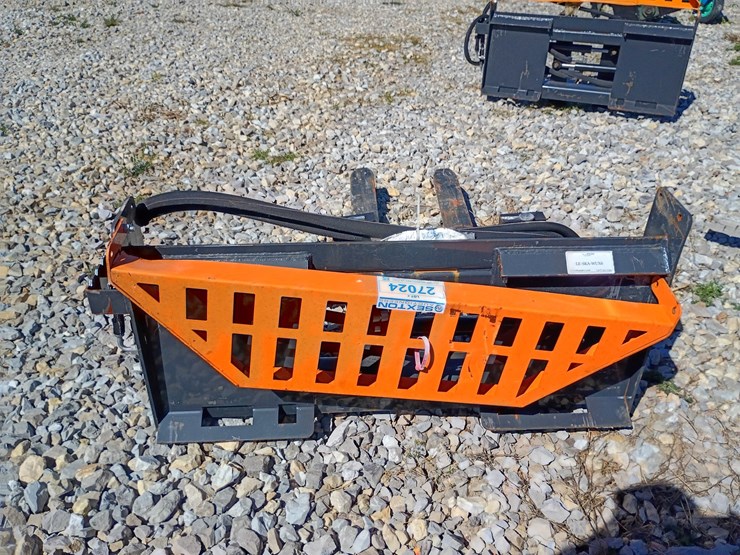 #27024-•-wolverine-hydraulic-pallet-forks-skid-steer-attachment-image-3