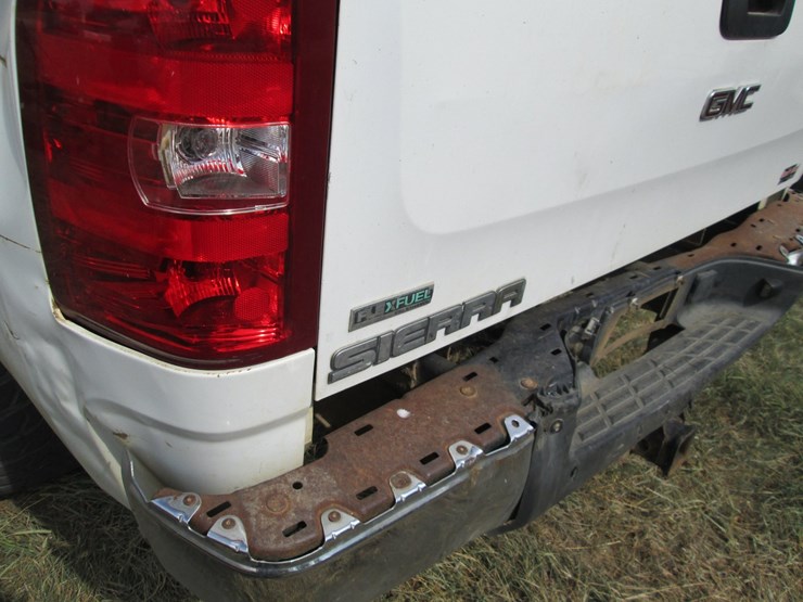 2011-chevrolet-2500hd-image-8