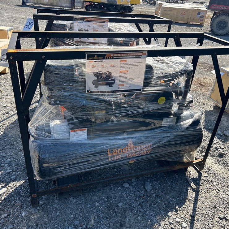 #26 • 30 GALLON GAS AIR COMPRESSOR