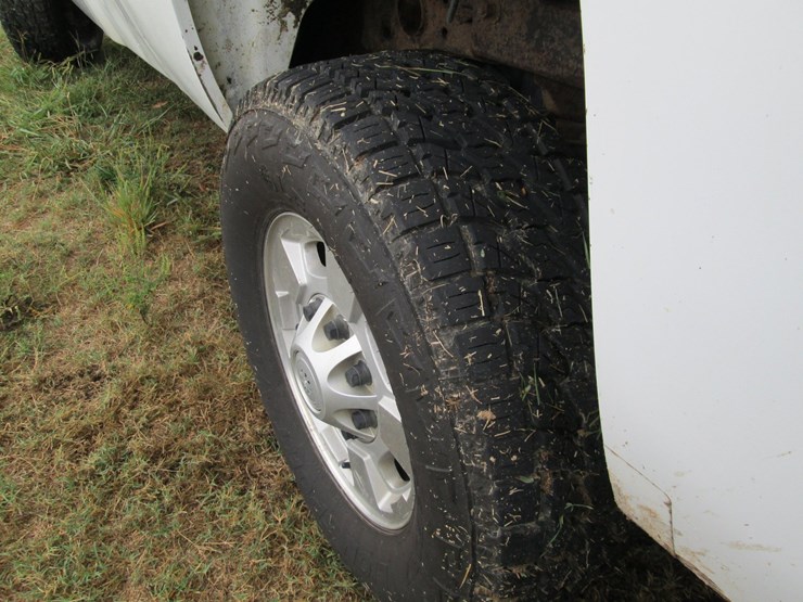2011-chevrolet-2500hd-image-5