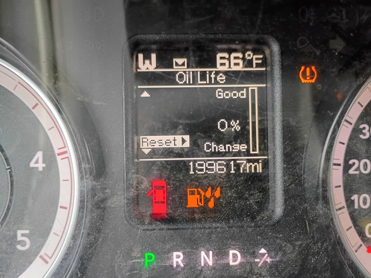 2016-dodge-2500-image-56
