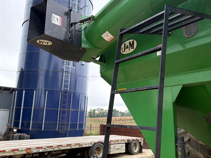 2012-j&m-1051-grain-storm-grain-cart-1-owner-image-21