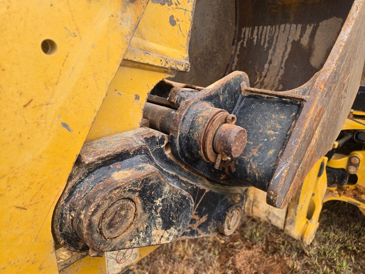 caterpillar-420f-image-70