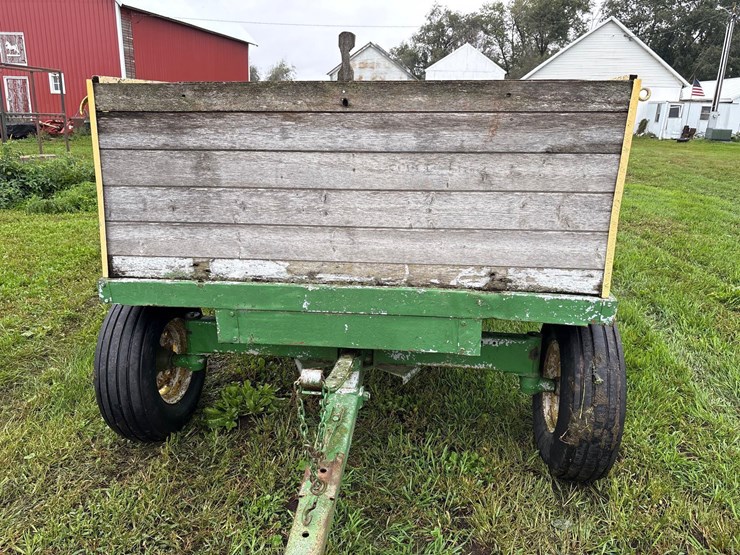 70”-x-142”-john-deere-barge-wagon-image-11