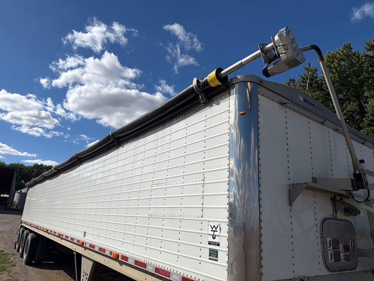 2011-wilson-46ft-fixed-tri-axle-live-bottom-semi-belt-trailer--1-owner--very-clean-trailer-image-41