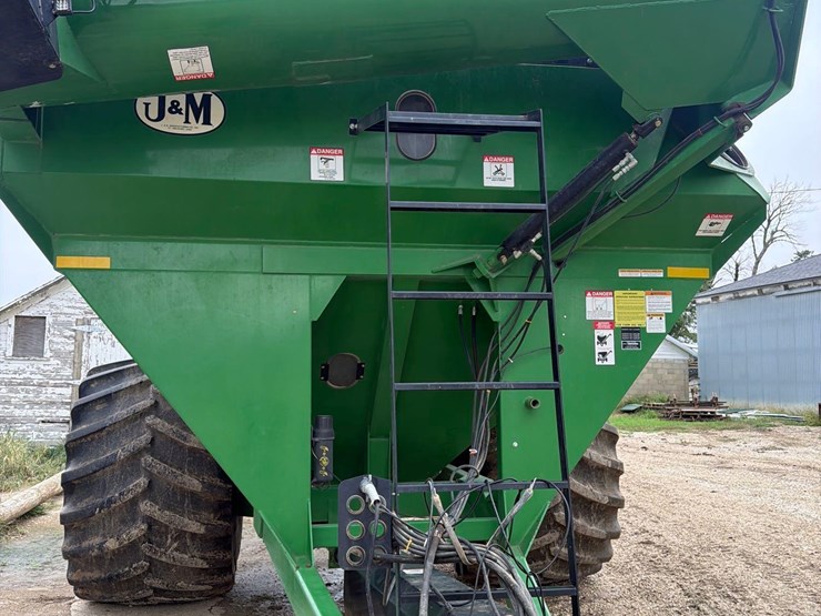 2012-j&m-1051-grain-storm-grain-cart-1-owner-image-25