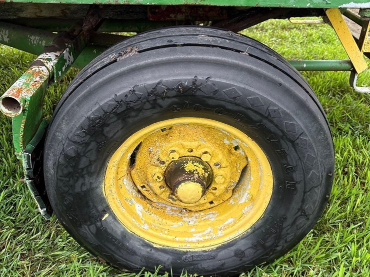 70”-x-142”-john-deere-barge-wagon-image-5