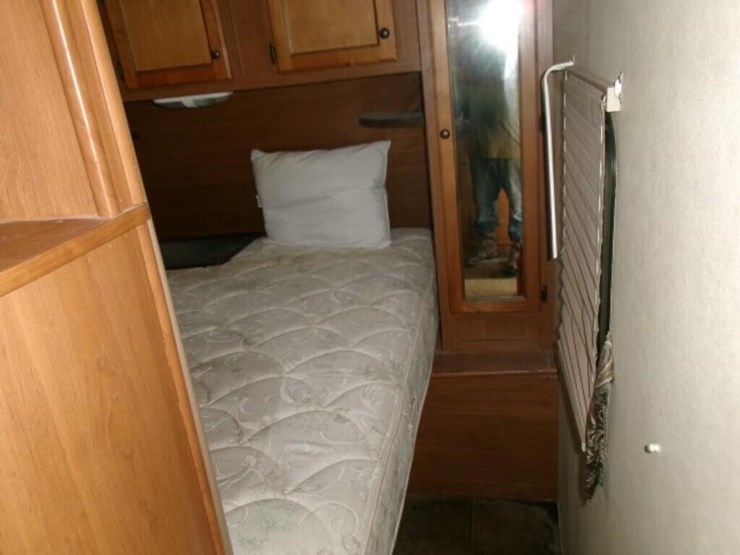 2013-sunset-trail-reserve-camper-image-12