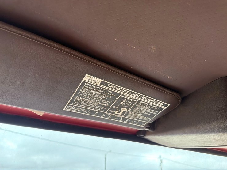1980-ford-8000-image-64