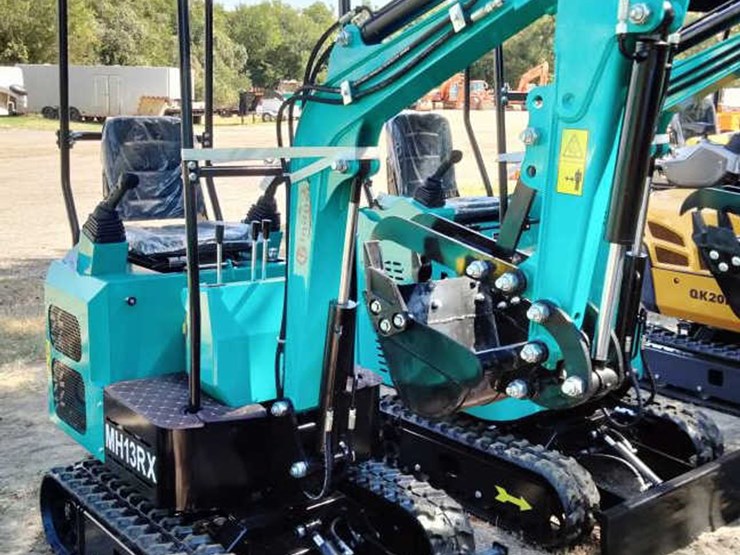#28-•-cfg-mini-excavator---mh13rx-image-2