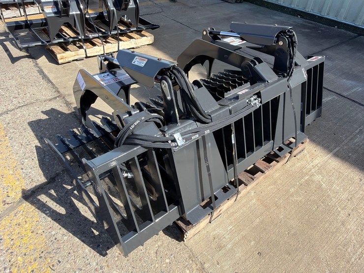 stout-hd-72”-skidloader-grapple-bucket-image-2