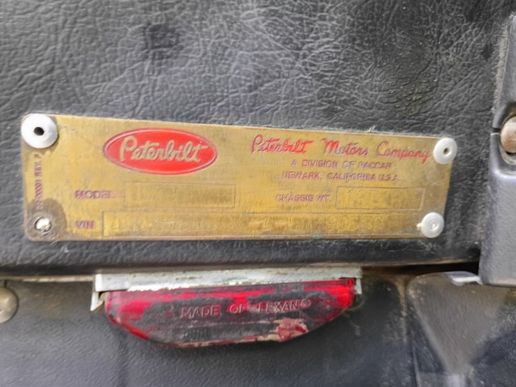 1990-peterbilt-379-image-34