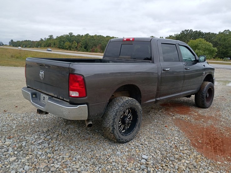 2016-dodge-2500-image-9