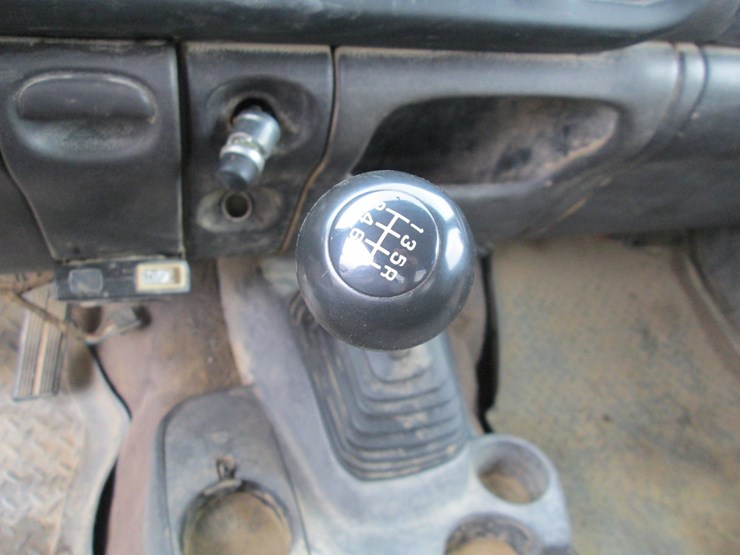 2002-dodge-3500-image-29
