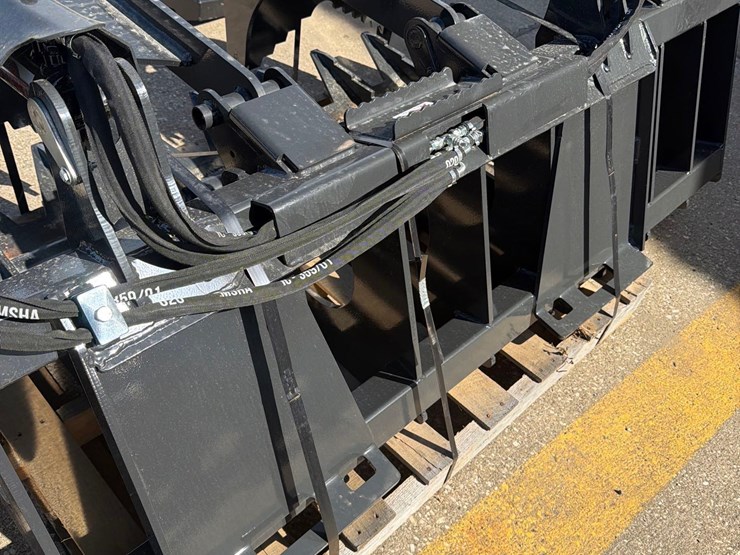 stout-xhd-84”-skidloader-grapple-bucket-image-7