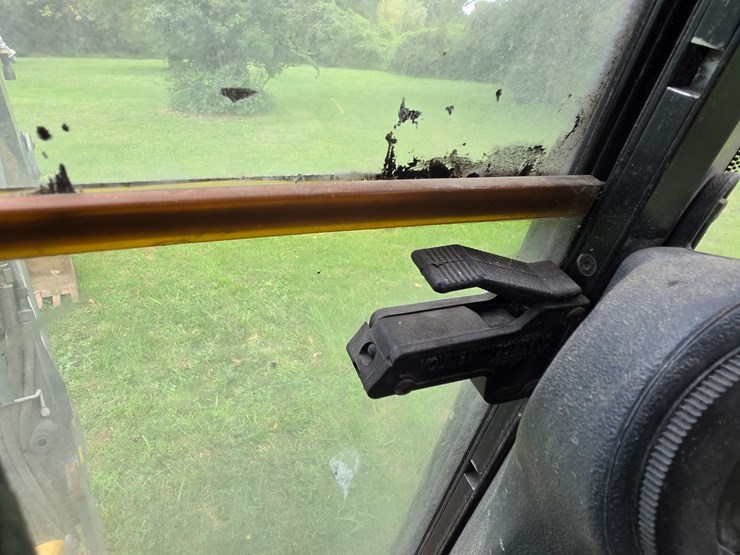 2016-deere-410l-image-60