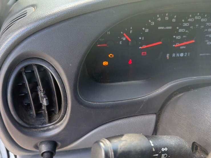 2006-ford-e250-image-48