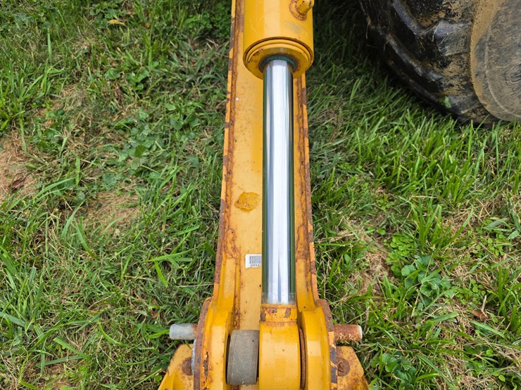 2016-deere-410l-image-127
