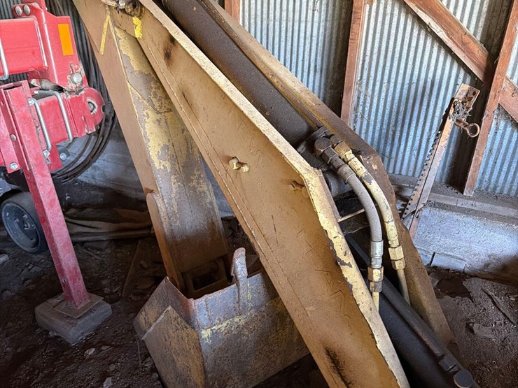 new-holland-lb-11-3pt-backhoe-image-8