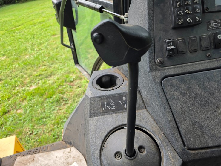 2016-deere-410l-image-48