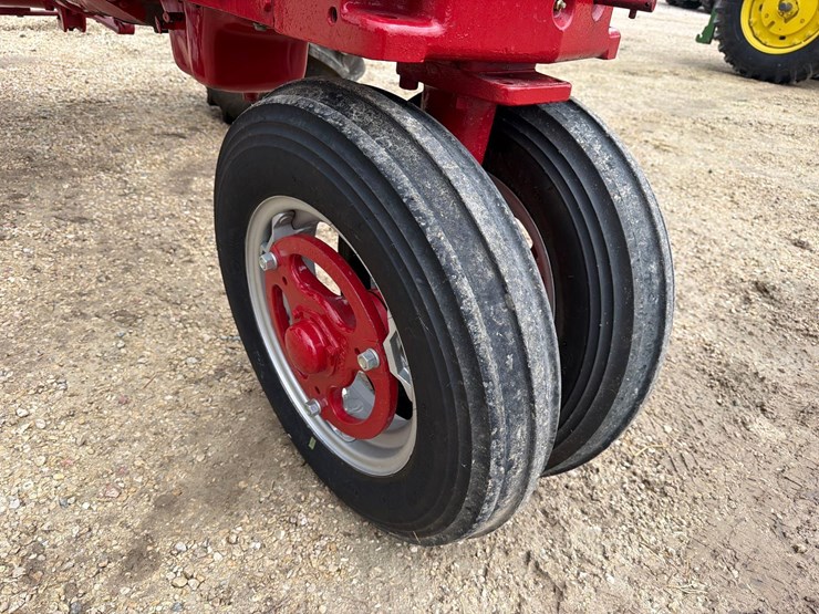 1954-farmall-super-h-tractor—restored-image-16