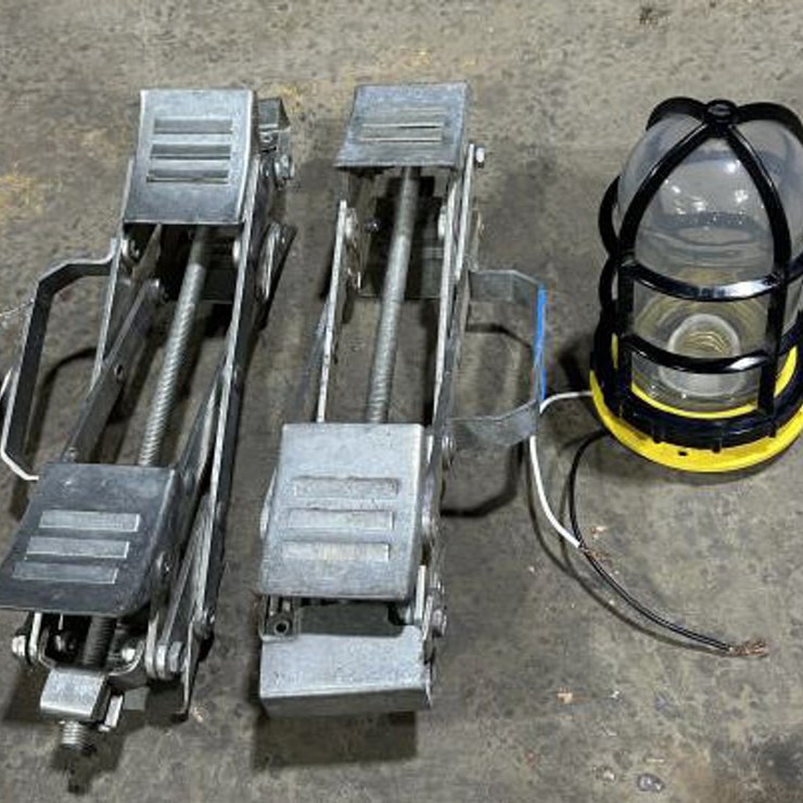 #150 • Wheel Stabilizer Pair & Explosion Proof Light