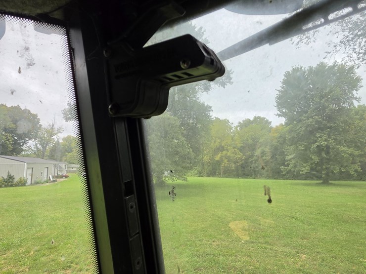 2016-deere-410l-image-61