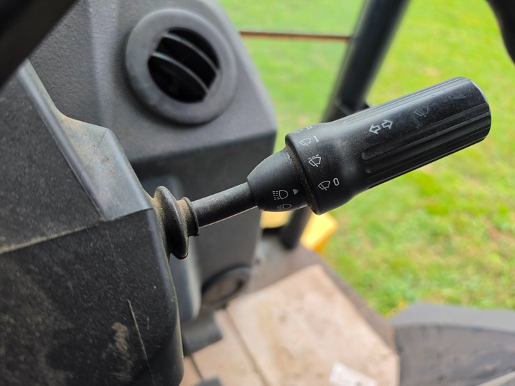 2016-deere-410l-image-52