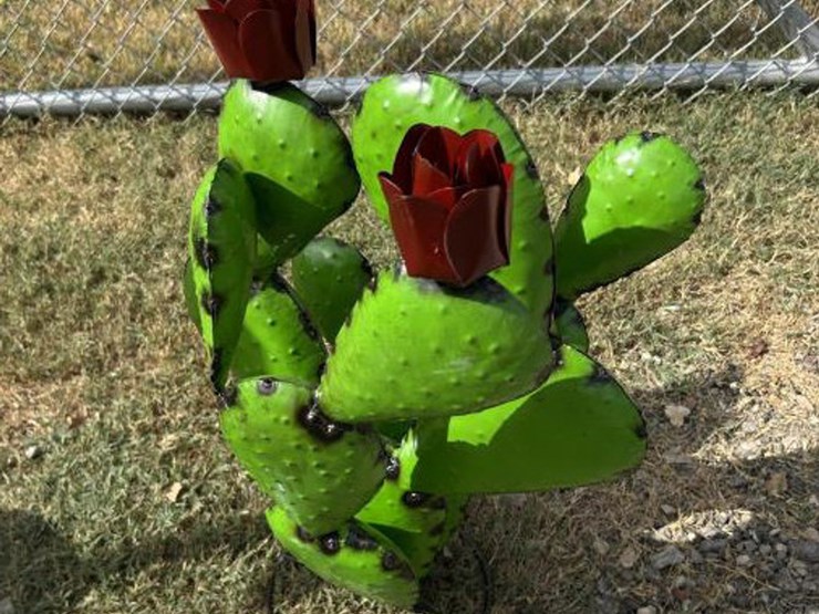 #151-•-metal-art---medium-cactus-w/red-flowers-image-1