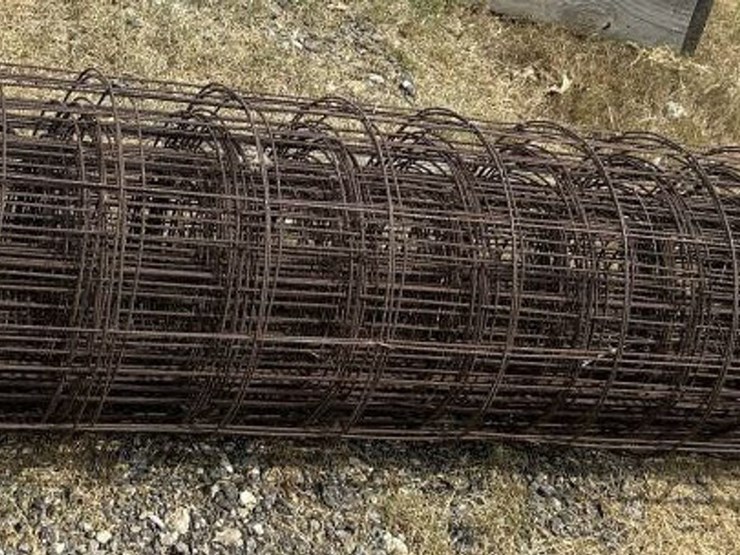 #72-•-roll-of-metal-fencing-image-3