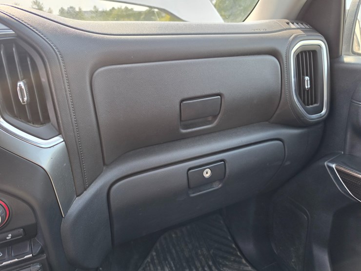 #25311-•-2019-chevrolet-silverado-pickup-truck-image-44
