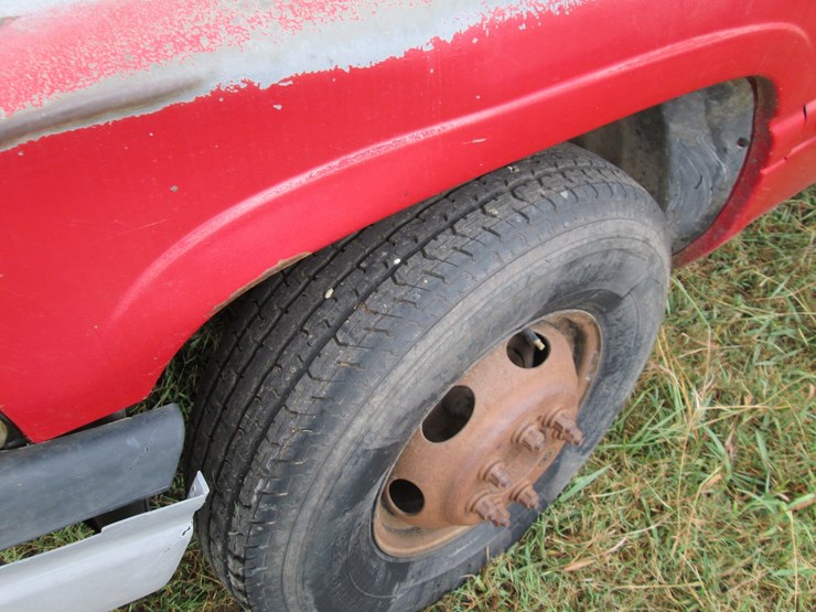 2002-dodge-3500-image-16