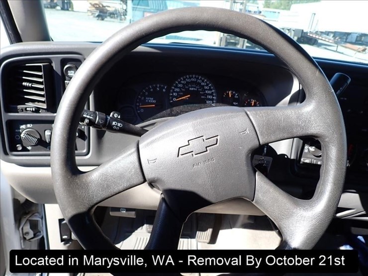2005-chevrolet-tahoe-image-9