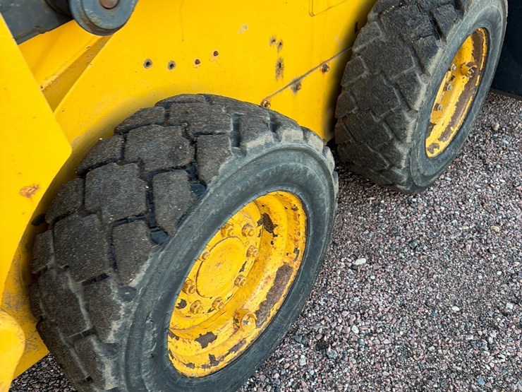 deere-318g-image-19