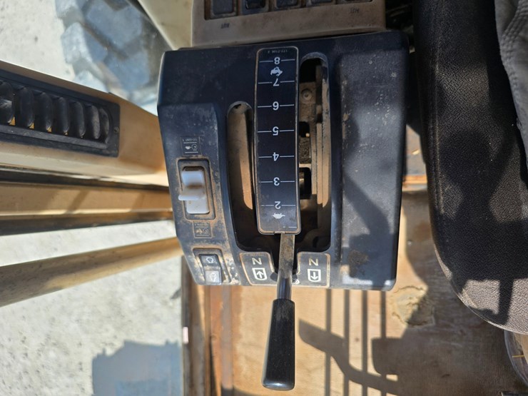2005-caterpillar-12h-image-69