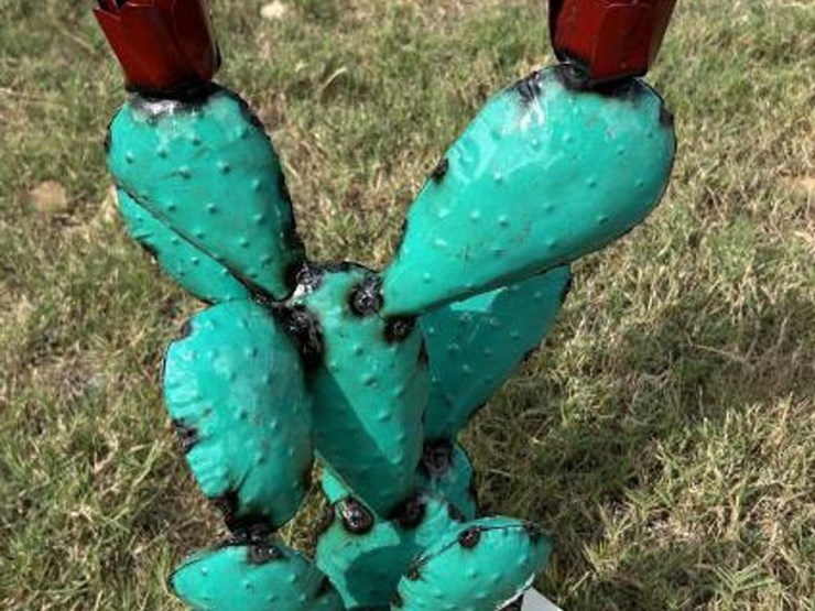#152-•-metal-art---small-cactus-w/red-flowers-image-1