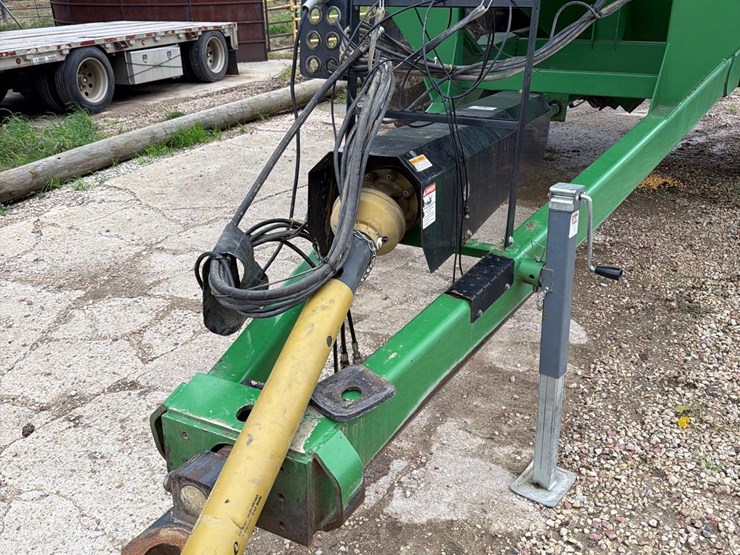 2012-j&m-1051-grain-storm-grain-cart-1-owner-image-24