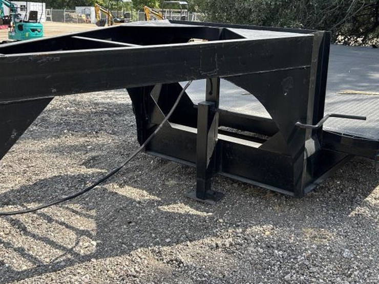 #48-•-16'-homemade-gooseneck-trailer-w/-ramps-image-1