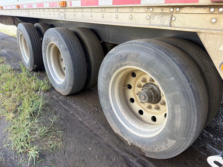 2011-wilson-46ft-fixed-tri-axle-live-bottom-semi-belt-trailer--1-owner--very-clean-trailer-image-19
