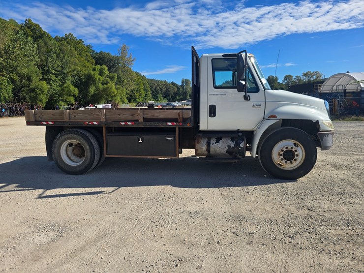 2006-international-durastar-4300-image-12