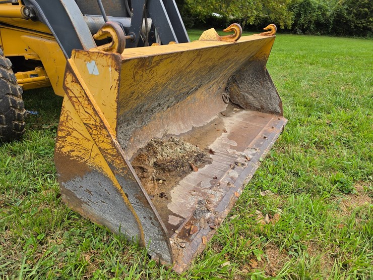 2016-deere-410l-image-154