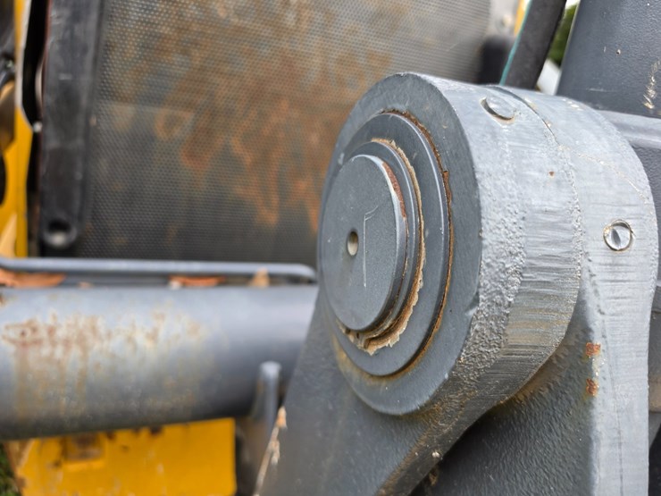 2016-deere-410l-image-145