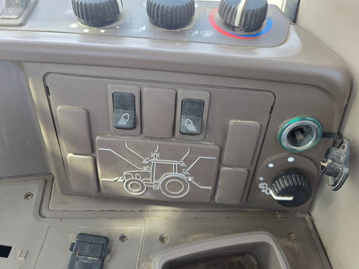 john-deere-6105m-image-47