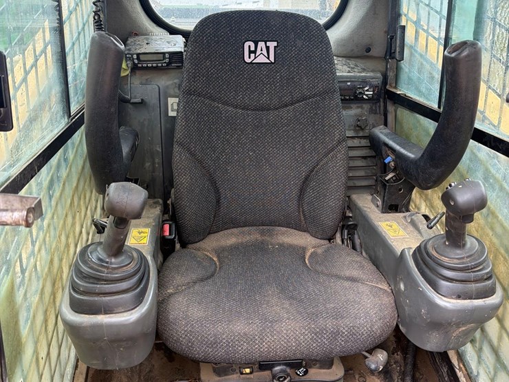 2015-caterpillar-289d-image-39