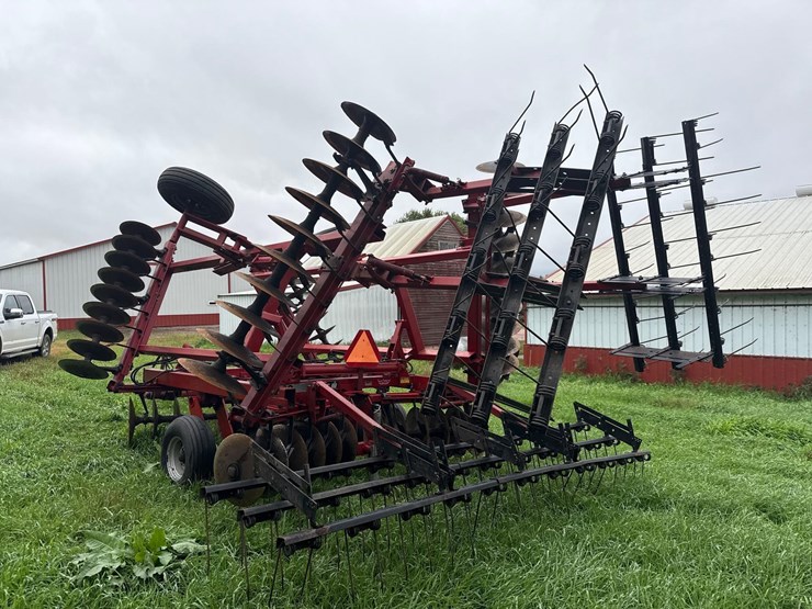 case-ih-3900-image-5