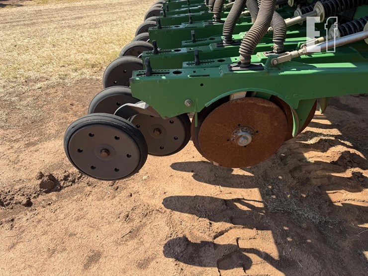 great-plains-3s4000hd-image-21