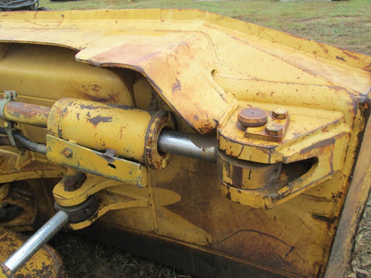 caterpillar-d5m-lgp-image-16