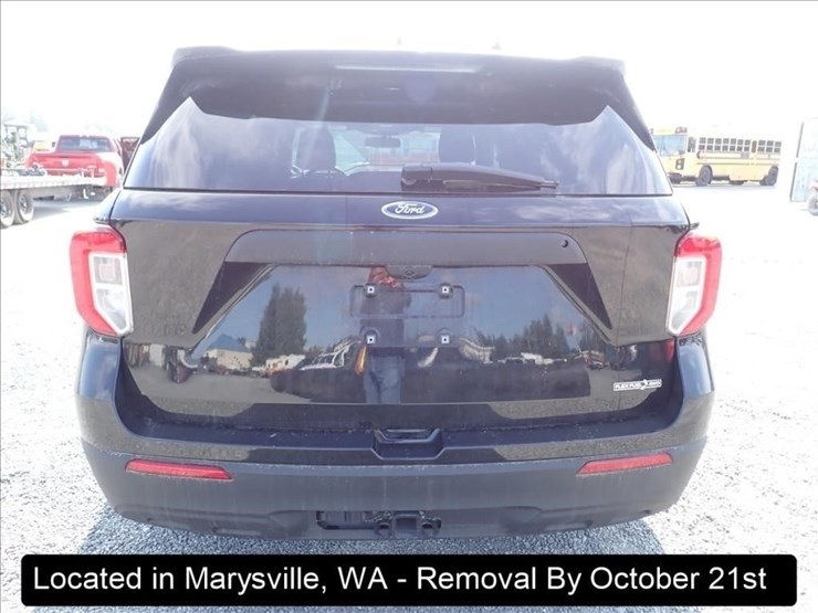 2021-ford-explorer-image-18