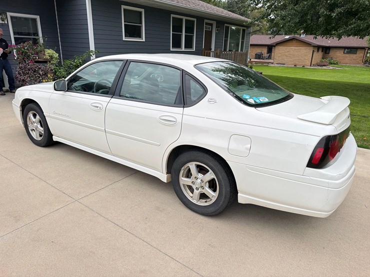 2004-chevrolet-impala-ls-car-image-5