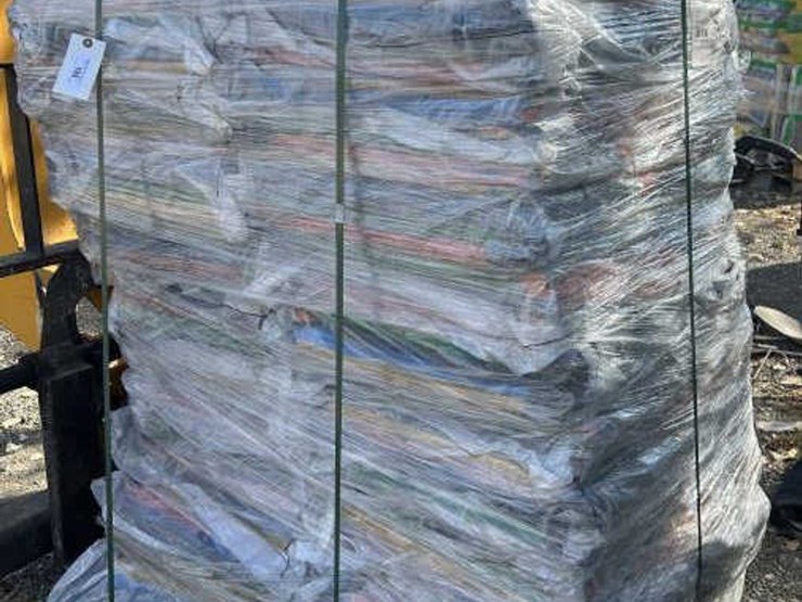 #105-•-20"-tote-bags-on-pallet-image-1